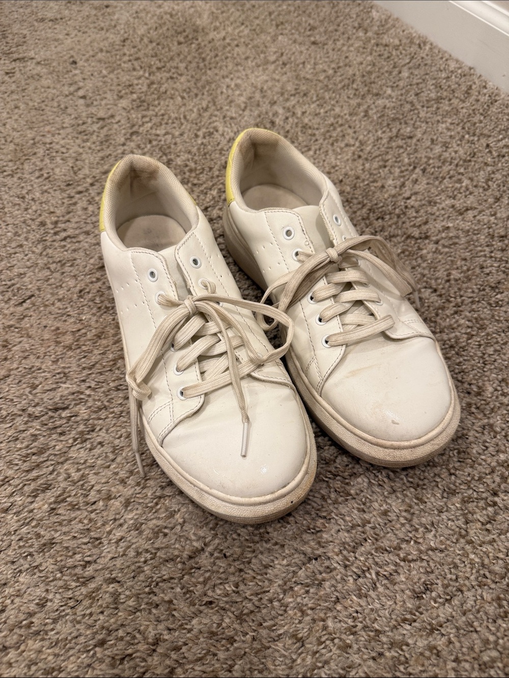 Time and Tru White Low-Top Athletic Sneakers with Yellow Accent